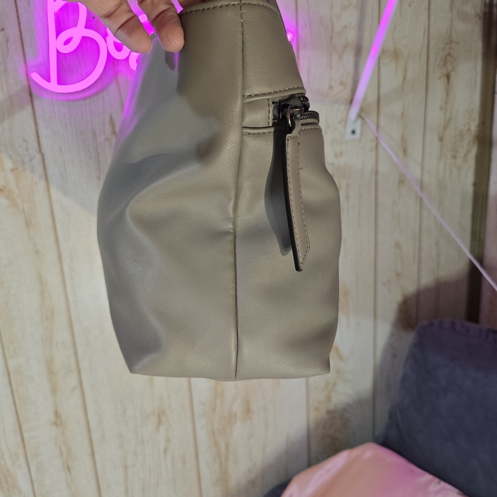 Simply Vera Vera Wang Taupe Tote Bag | Large Zip Shoulder Purse - Picture 5 of 11